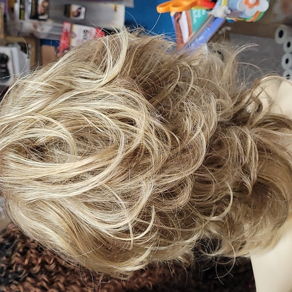 Beautiful estetica designs wig angela color r14/26h - Picture 2 of 3